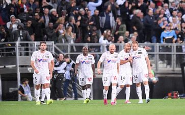 天博体育官网操场是塑胶跑道还是塑胶跑道